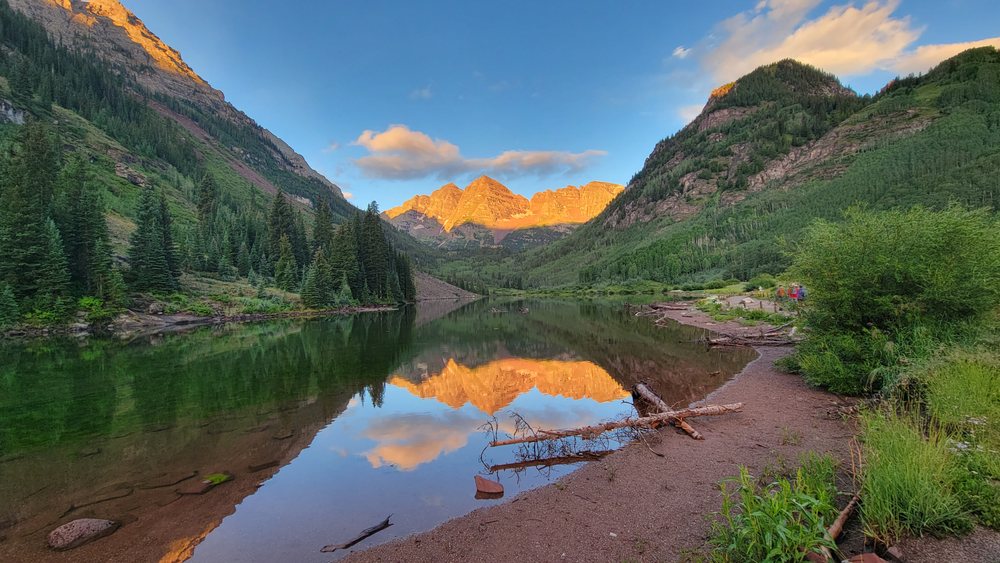 Morning on the Maroon Bells, Aspen, Colorado